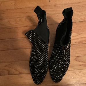 Alice + Olivia Shoes - Alice + Olivia Black booties w studs, size 6.5 Alice + Olivia Shoes - Alice + Olivia Black booties w studs, size 6.5